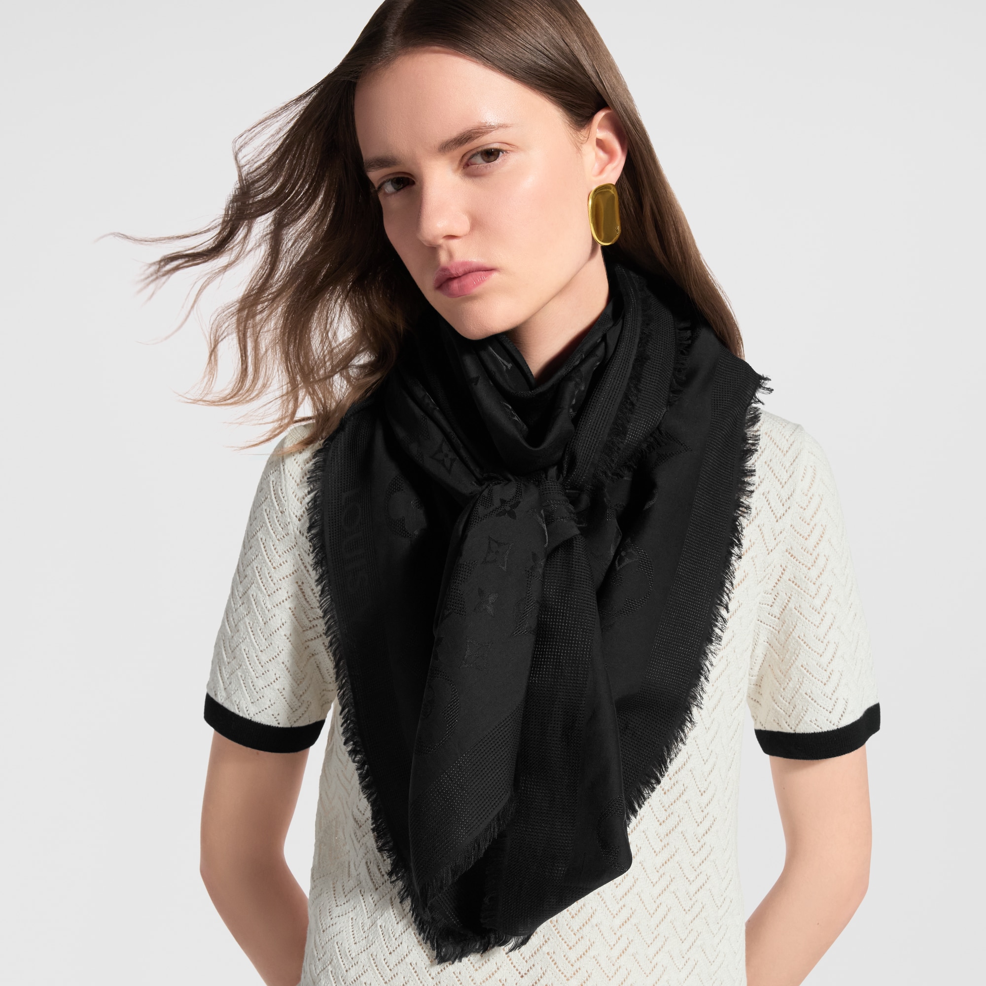 Black Shawls for Women| LOUIS VUITTON ®